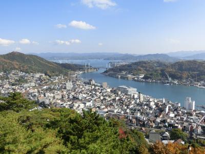 私が生まれて育ったところはどこにもあるような～海と山が見える街・広島県尾道市で「一周忌法要」を行い、故郷の懐かしい景色を眺める。（2024）