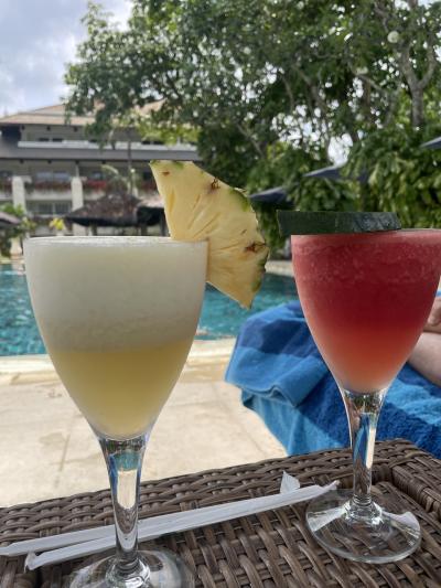 2024 バリ島旅行2 インターコンチネンタルバリのクラブプール、カクテルタイム