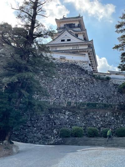 青春１８切符が改悪されたので、高速バスで四国を目指します。1日目は高知です。