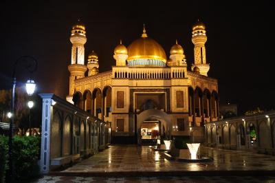 ブルネイ「行った所・見た所」バンダルスリブガワンのガドンナイトマーケット・ニューモスクを見ました