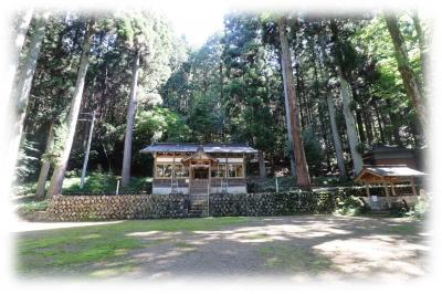 白鳥町中津屋　白山神社