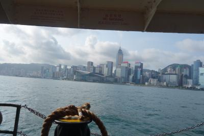 スターフェリーに乗って香港マカオフェリーターミナルに到着