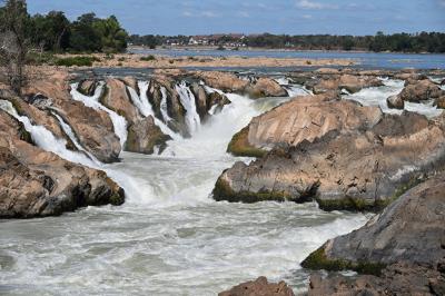 ラオス８日間（６）シーパンドーン、コーンパペンの滝