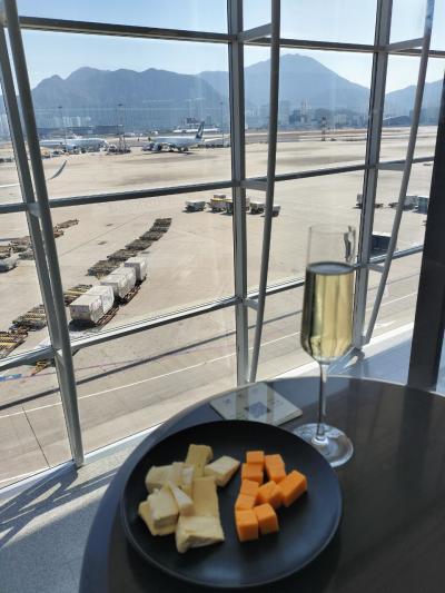 【香港】 ANA飛行機内、ノボテルシティゲート香港空港シャトルバス、空港ラウンジ 【羽田空港】