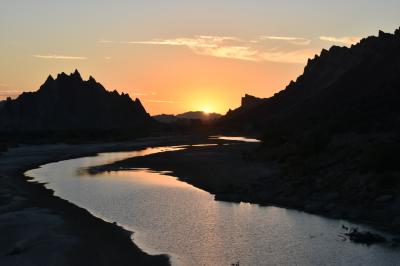 立入制限の『バロチスタン州』"ヒンゴル国立公園見どころいっぱい"「プリンセス・オブ・ホープ」「泥火山」「夕日」【パキスタン南部編NO5】