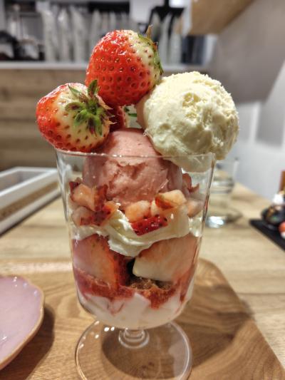 青果店のいちごパフェ
