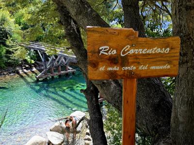 夏のバリローチェ 世界でいちばん短い川 Rio Correntoso