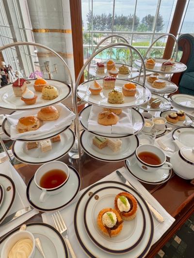 ⑬マダムの「母、娘、娘婿と7つ星ホテルに泊まる」マレーシア、ブルネイ旅　エンパイアホテル　アフタヌーンティー・ディナー