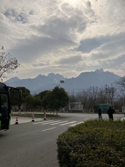 D-2am 僅かに残ったかつての長安の繁栄を忍ばせる西城門から東へと移動