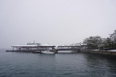 雪の宮島☆寒くて震えた夫婦旅☆*:.｡.