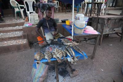 カメルーン　ヤウンデから ベルトゥア