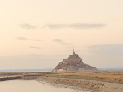 【仏・英旅行6日目～9日目】再び、芸術と美食の都へ -モン・サン・ミシェルとエミリーの世界-