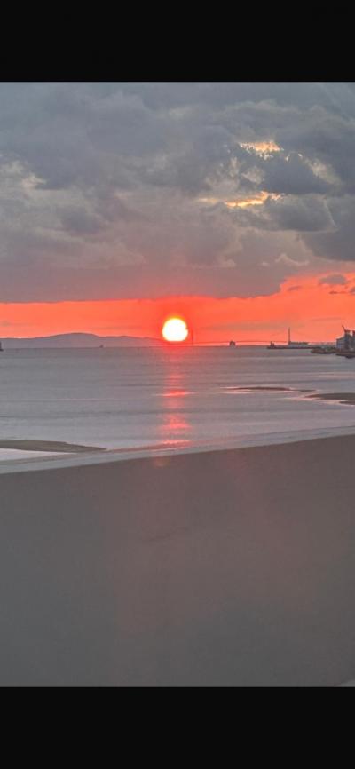 明石大橋に沈む太陽