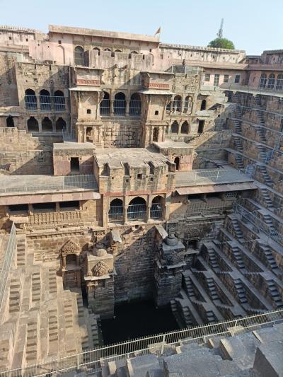 タージマハルを見たくて♪マハラジャの国、インドへ！3日目、巨大な階段井戸チャンド・バオリ、世界遺産のファテープル・シクリ編