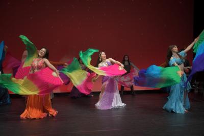 アラブから熱風、ベリーダンス&ジャンベドラム