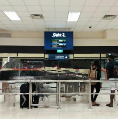 海外旅行　地獄 への ご招待　　　エピソード 3　　あなたは　　　　イミグレ 写真で 逮捕 拘束だ