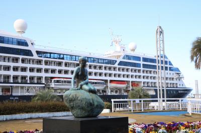 桜満開の名古屋港に初入港のアザマラ・パシュートとシルバーウイスパーが入港