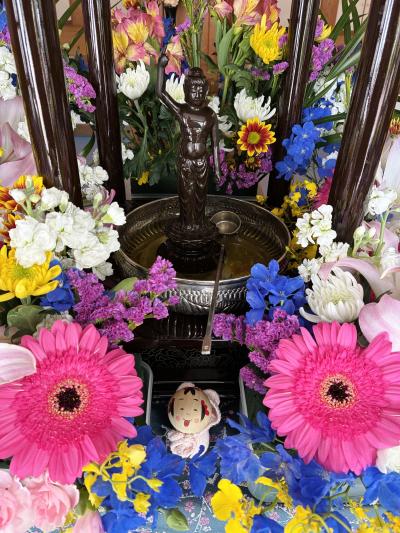 花まつりの花御堂探し　2025年は神楽坂近辺で