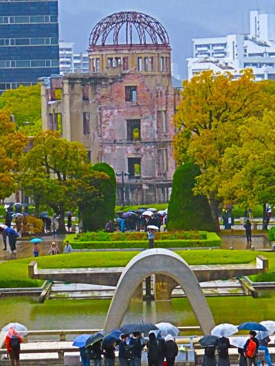 広島陽春‐4〈広島平和記念資料館〉ｂ　原爆の子/禎子　新たな命　☆原爆の視覚的資料・写真