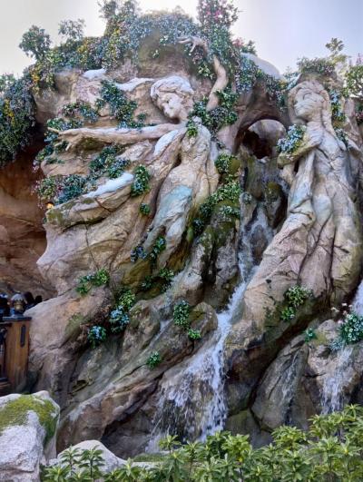 激混み!課金で元取れず、閉園前に退出のシー!