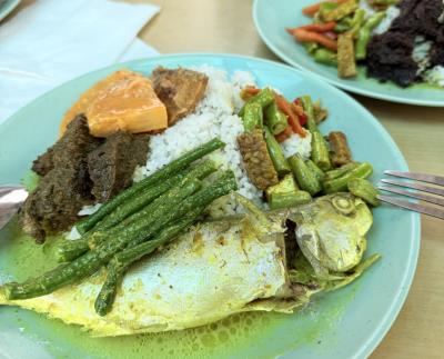 見応えたっぷりなイスラム美術館とモスクで食べたナシチャンプル【アラカン3人組のマレーシアその2】