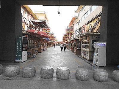 2024年西安・敦煌観光旅行　敦煌編第１部　敦煌まで空路の景観と敦煌市街地の散歩