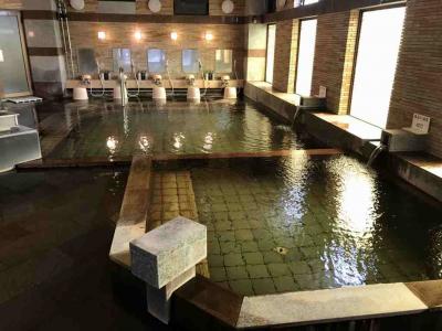 山梨石和温泉。もも狩りの旅