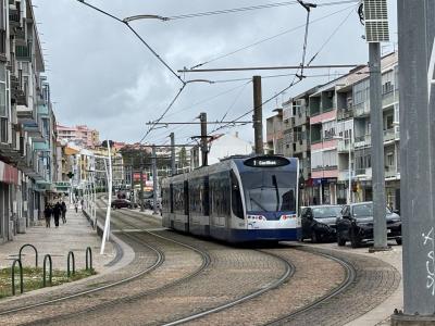リスボン対岸のLRTにふらりと乗った