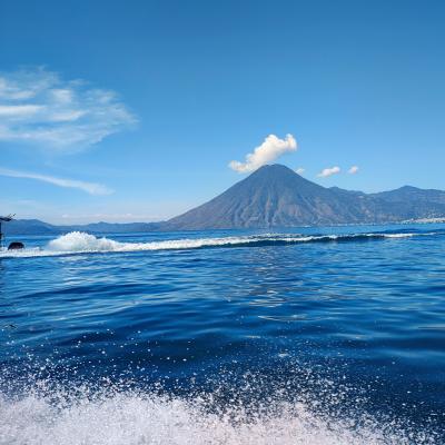 アティトラン湖