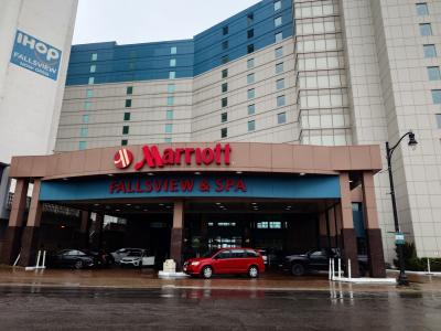 ナイアガラ・フォールズ・マリオット・フォールズビュー・ホテル&スパ 雨だったのでほぼホテルステイ