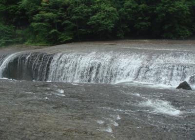 群馬県吹き割れの滝