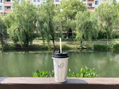 成田ーコロンボ　上海トランジットで流行りのお茶を飲む