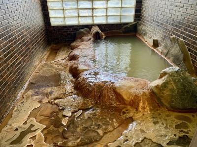 世界遺産にある温泉「温泉津温泉」へ。 そこには湯の花モンスターが!!