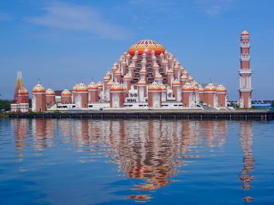 【タイさんの東南アジアの旅】マカッサルの街で休憩します。