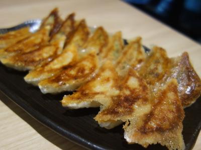 祇園白川で餃子。外国人観光客に人気のお店。