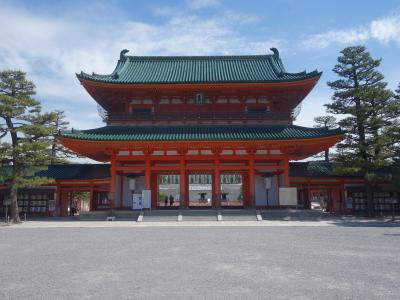 平安神宮は明治28年に創建された新しい神宮です。