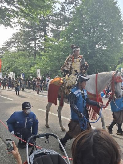 数十年ぶりの金沢・百万石まつり！夜は金沢城公園で薪能