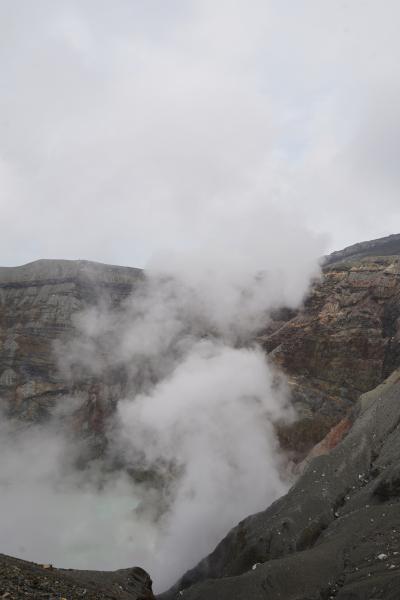 阿蘇中岳 噴煙…：The Volcano 世界の火山（2010～2021年） 写真