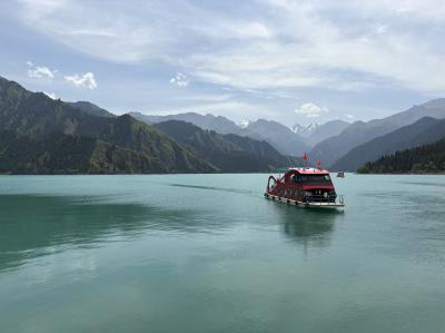 中国最西端 新疆ウイグル自治区 異国情緒満載10日間 3日目 ウルムチ 中国のスイス”天山天池”