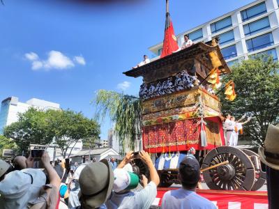 炎天下の祇園祭後祭りを観る