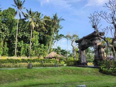 バリ島の夏休み。クアラルンプール経由ウブドへ