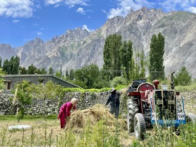 ひとたびはポプラと共に(^^)桃源郷フンザで仙人に出会えた？上フンザは楽園だー(^^)ポケットは杏でいっぱい(^^)v