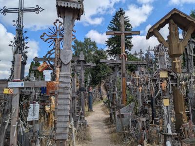 バルト三国+フィンランドの旅♪③~リトアニアのシャウレイへ。憧れの十字架の丘~