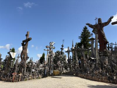 涼を求めてバルト三国とフィンランド一人旅③十字架の丘とラトビアへのドライブ