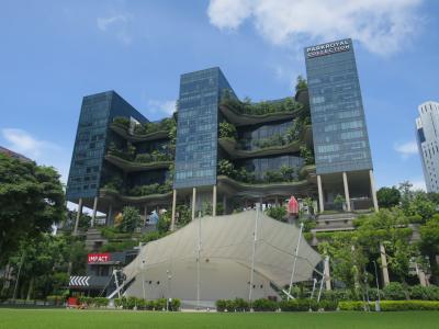 登校早々あきらめの境地…、オリエンテーション・ランチは酷暑のなかホーカーで☆シンガポール留学の旅2