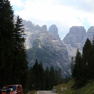 ちょっと歩くドロミテ....オーストリアを通過してコルチナへドライブ_2