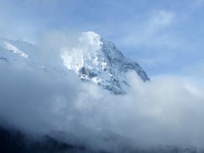 22.グリンデルワルト村と周りの山々　ヴェンゲンアルプ鉄道