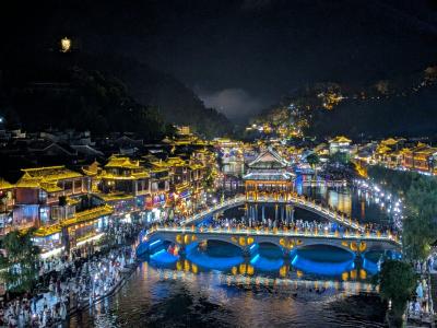 家族で中国湖南省2025②～芙蓉鎮・鳳凰古城編～