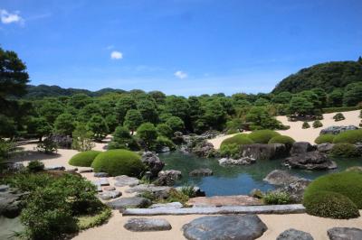 足立美術館の庭園へ