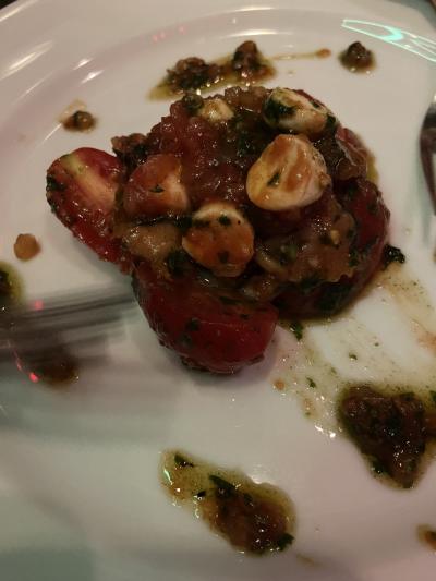 やっと東京につき、池袋で別の知人と合流して、夕食はトマト料理